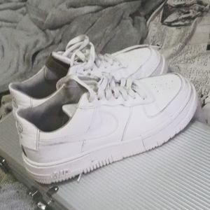 Size 8 women Nike women US